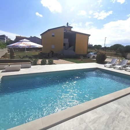 Appartement Casa Matea - 90 M From The Sea, New Private Swimming Pool à Pula Extérieur photo