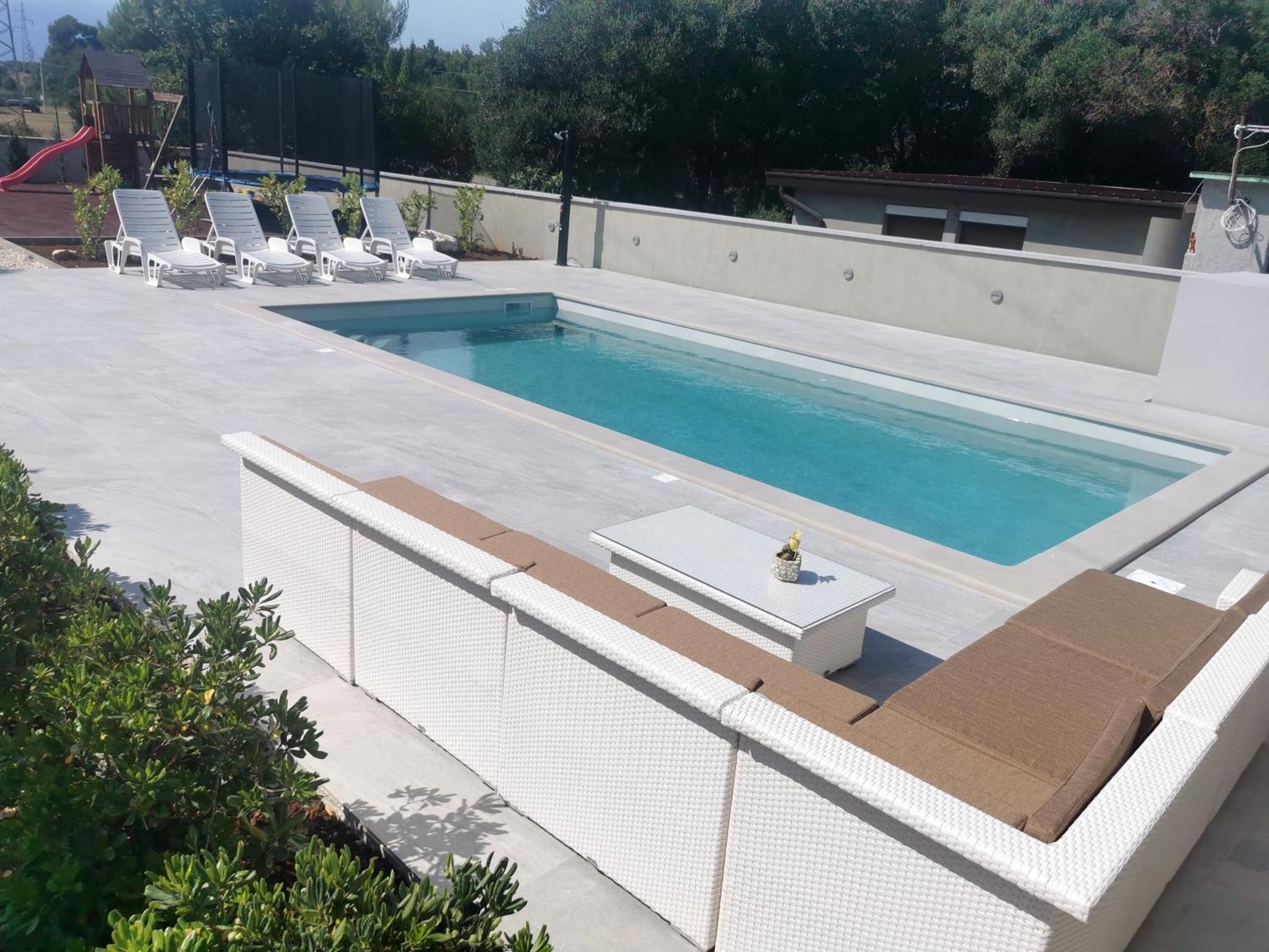 Appartement Casa Matea - 90 M From The Sea, New Private Swimming Pool à Pula Extérieur photo